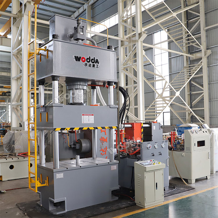 四柱油壓機(jī)